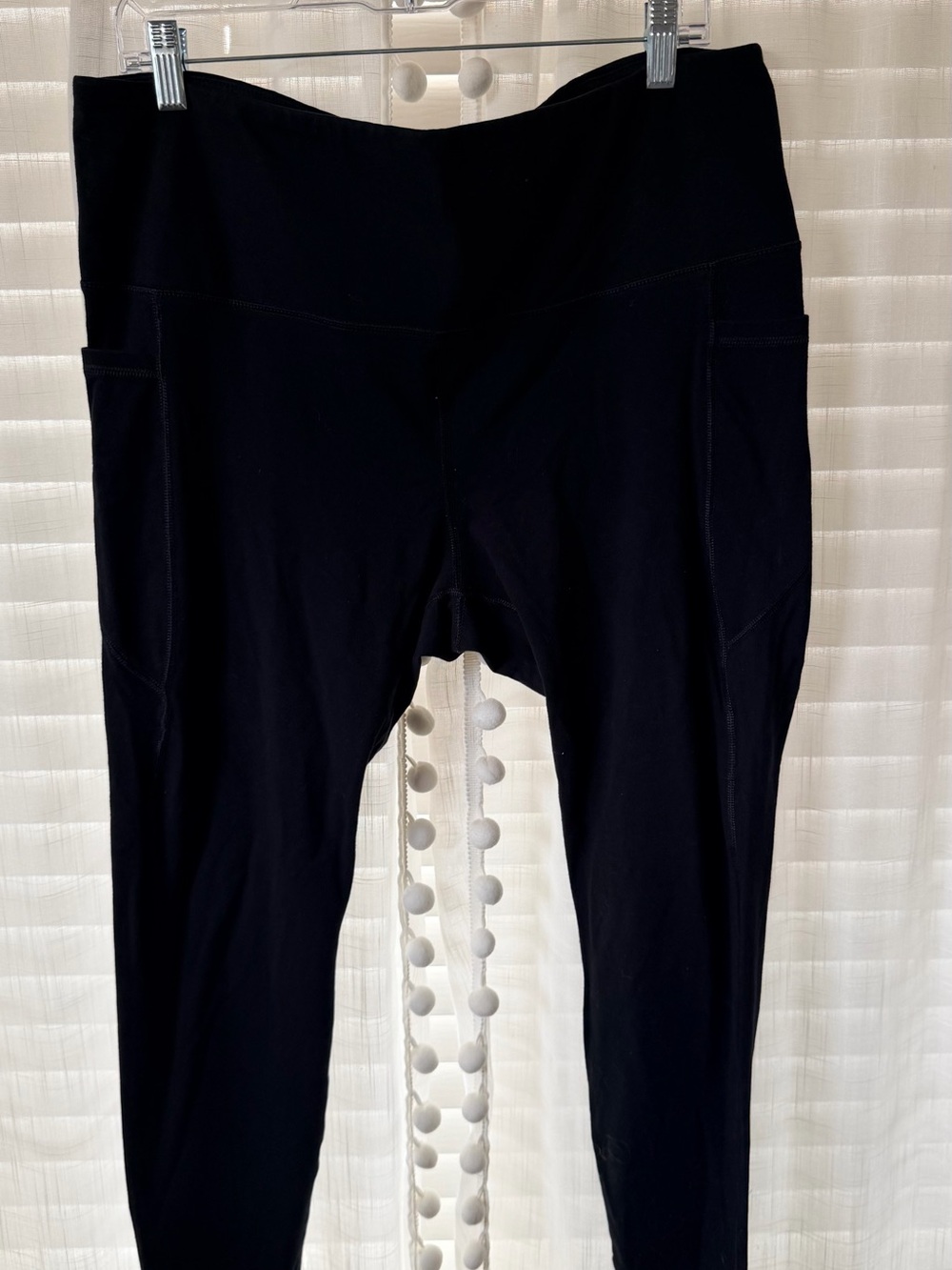Adrienne Vittadini Black High-Waist Leggings with Side Pockets